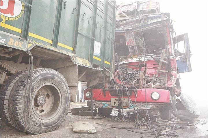 Havoc on highway, two killed in fog