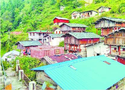 पलायन से खाली हुआ गांव