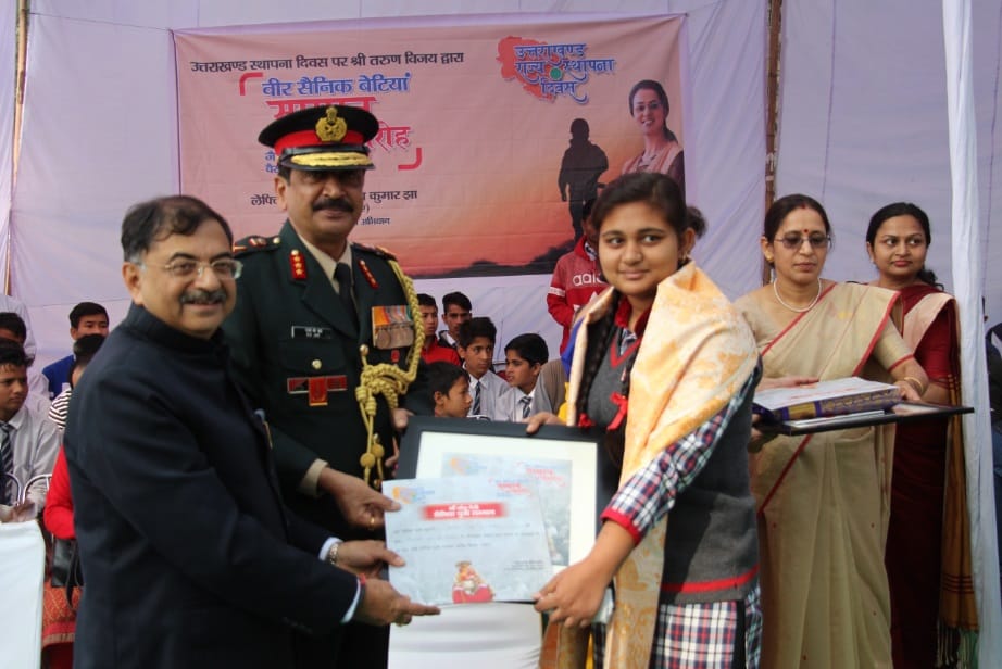 uttarakhand foundation day 2017, tarun vijay honored girls