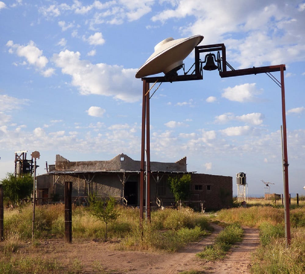 zone of silence where radio signals fail 