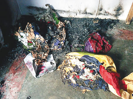 Two lakhs of burnt water from the fire
