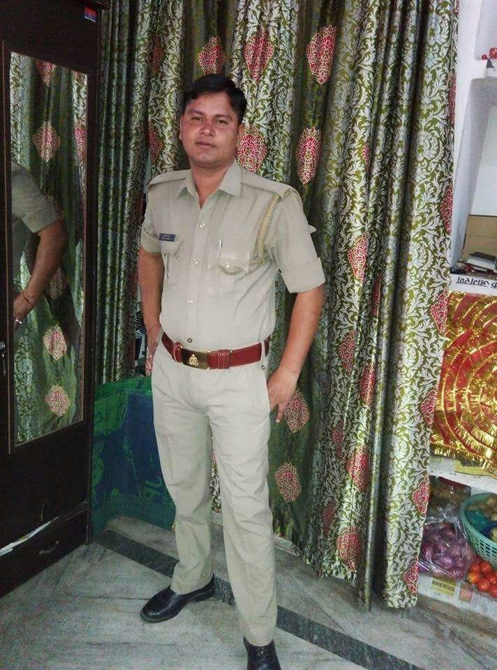 deadbody indentity in raoad accident as police constable
