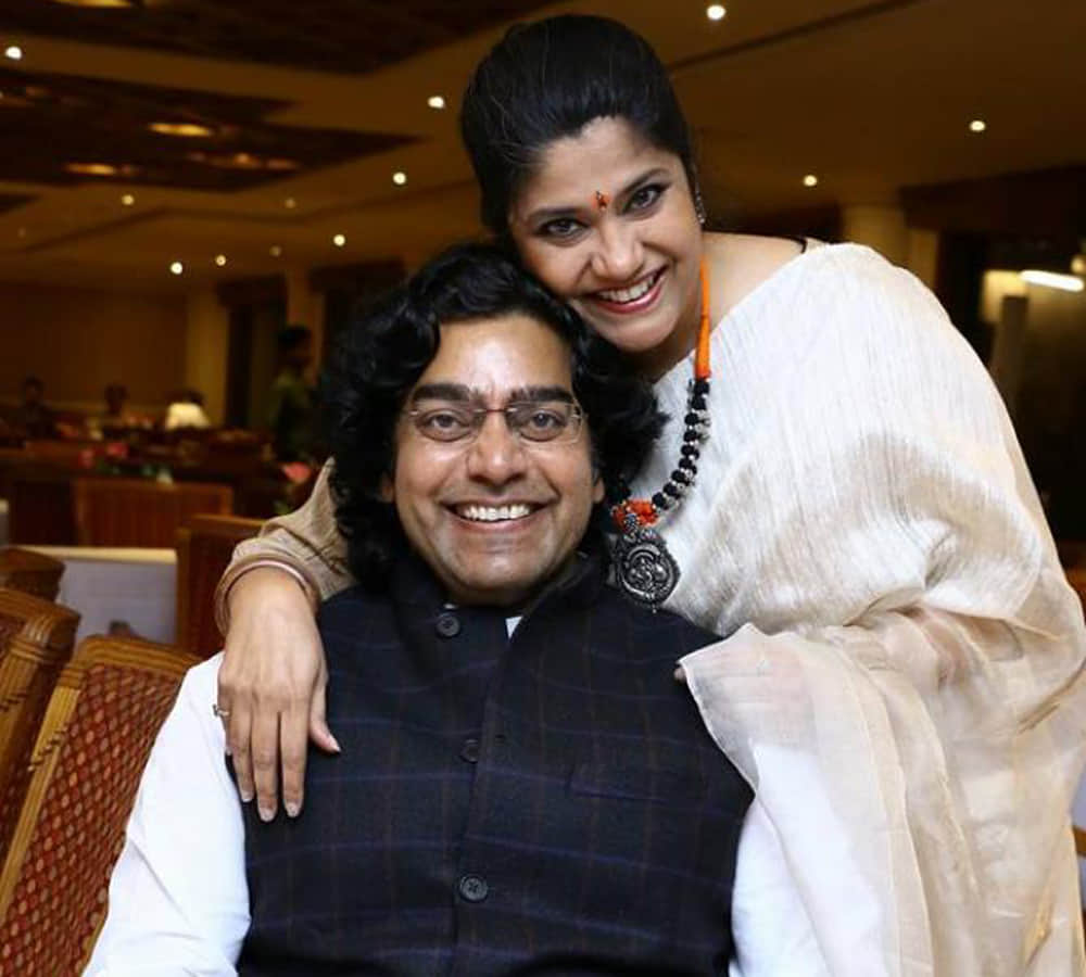 Ashutosh Rana and Renuka Shahane Reveals Their Cute Love Story In The Kapil Sharma Show