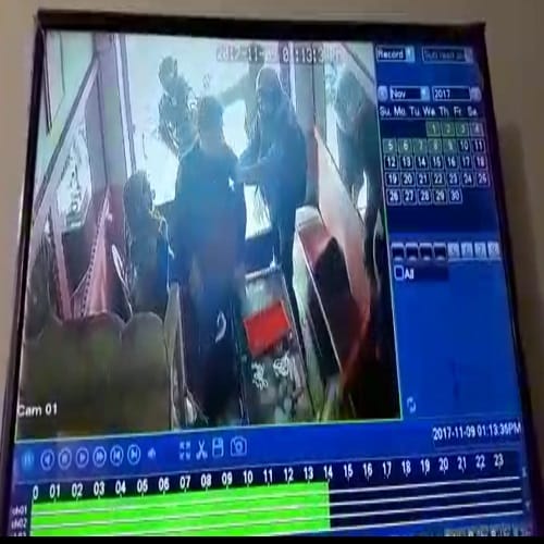 jewelery shop looted, shot, see photos