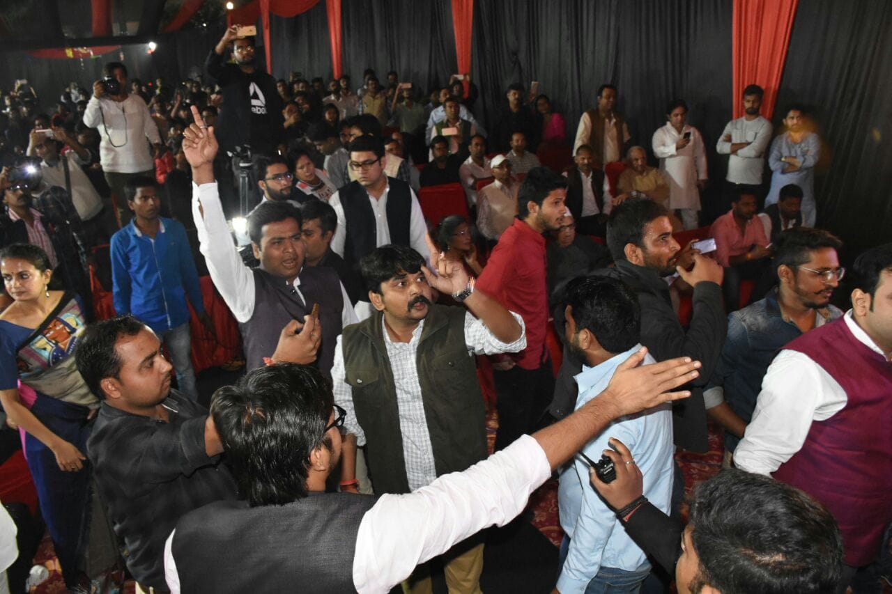Abvp worker protest against kanhya Kumar in Lucknow