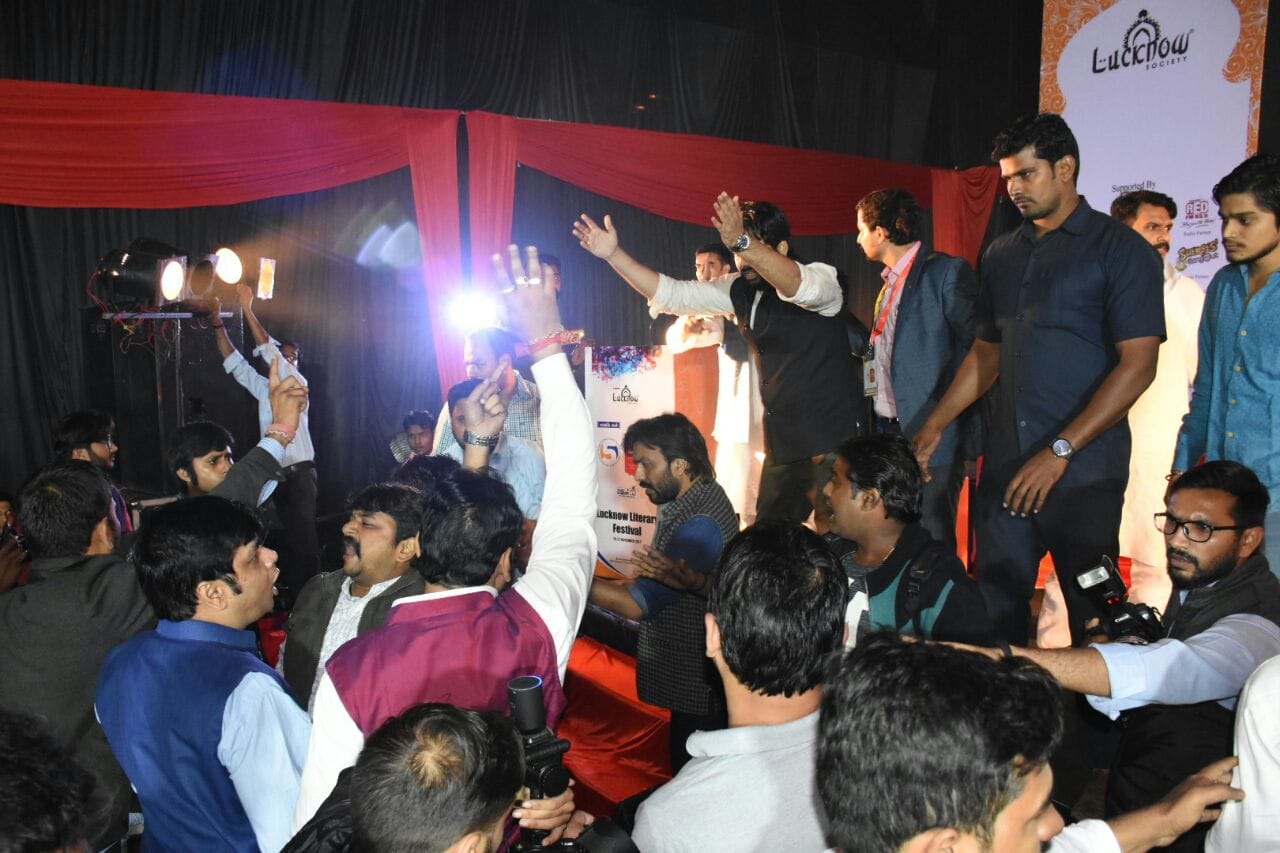 Abvp worker protest against kanhya Kumar in Lucknow
