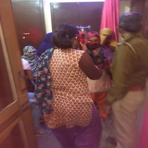 The police were surprised to see the women in red light area, see photos