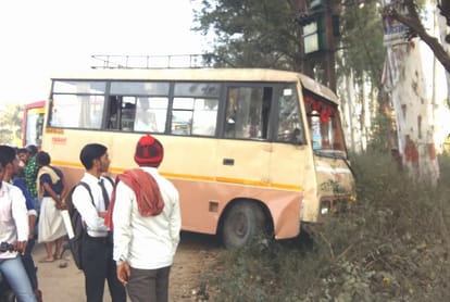 one killed in mini bus accident on haridwar dehradun highway