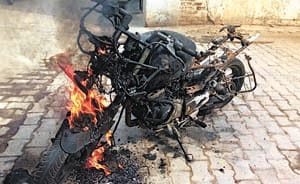 In the Pritam Nagar, the bullets, bikes, and even burnt the youth