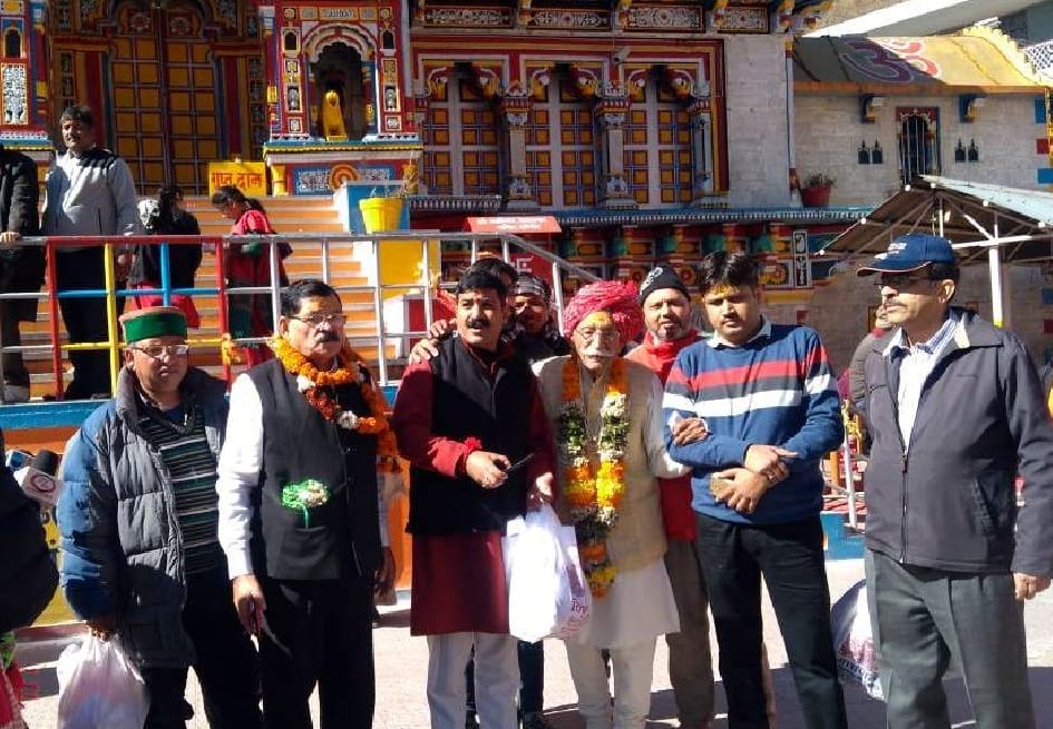 MDH Spices Owner dharampal gulati gave gift to badrinath dham