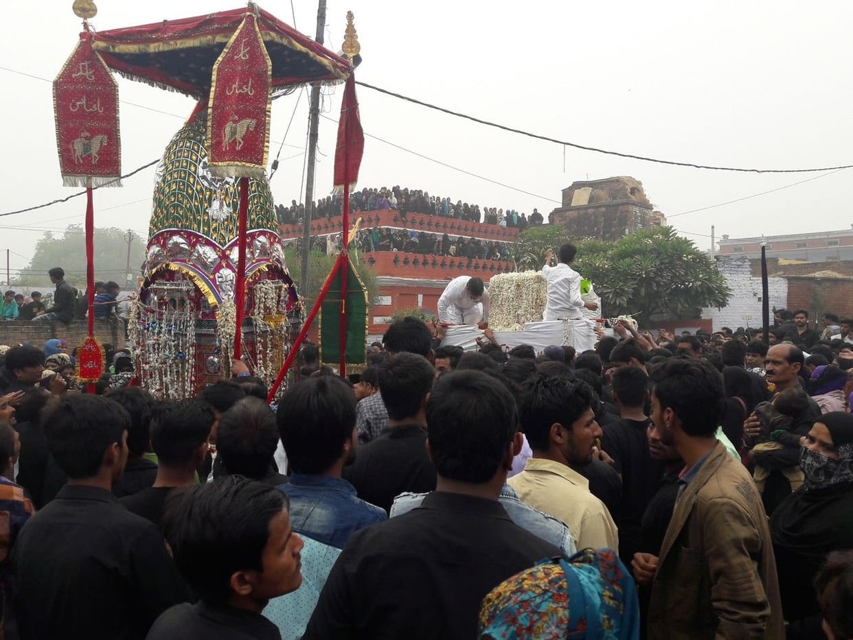 पूरे देश में एक दिन पहले जौनपुर में मनाया जाता चेहलुम