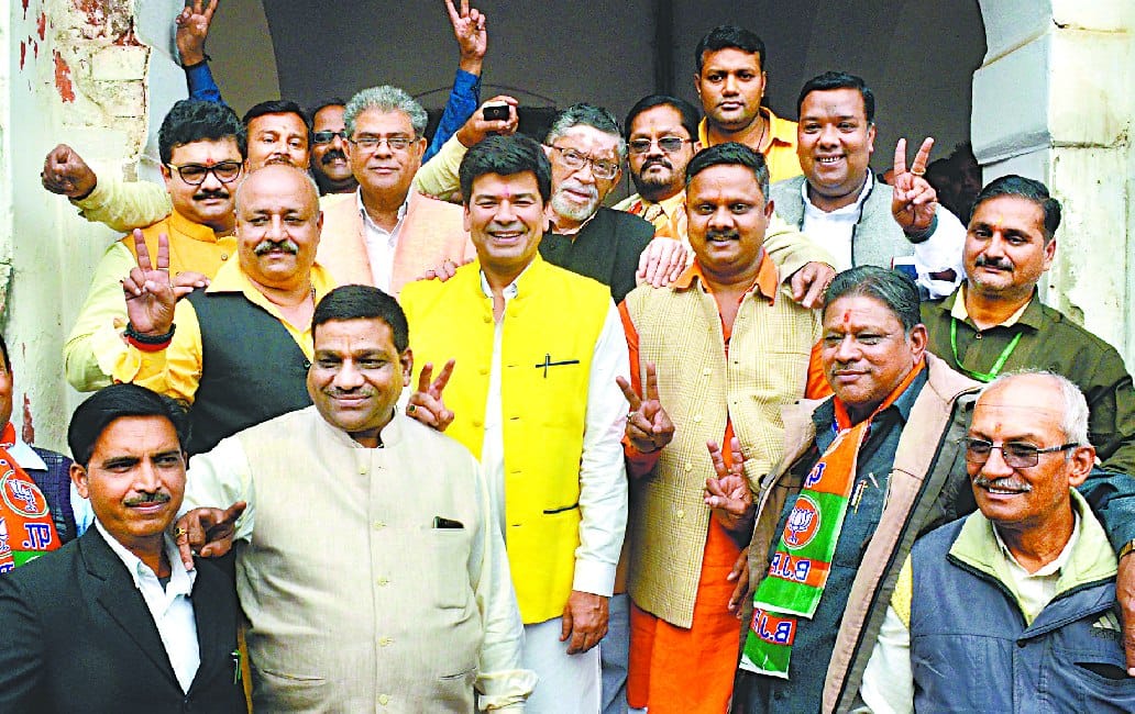 9 candidates, including Dr. Tomar, Umesh, Ajay, Yusuf, have filed pamphlets