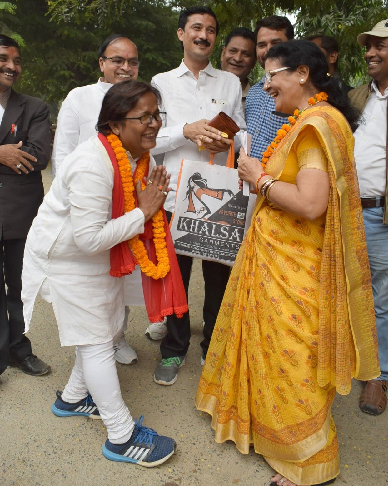 ...जब ऐसे मिली सपा व बसपा प्रत्याशी
