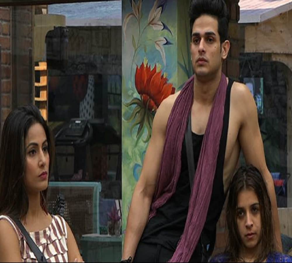 arshi khan threatened to hina indirectly for luv staring in bigg boss