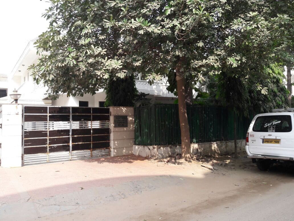 income tax raid in agra and etah property of engineer rajeshwar