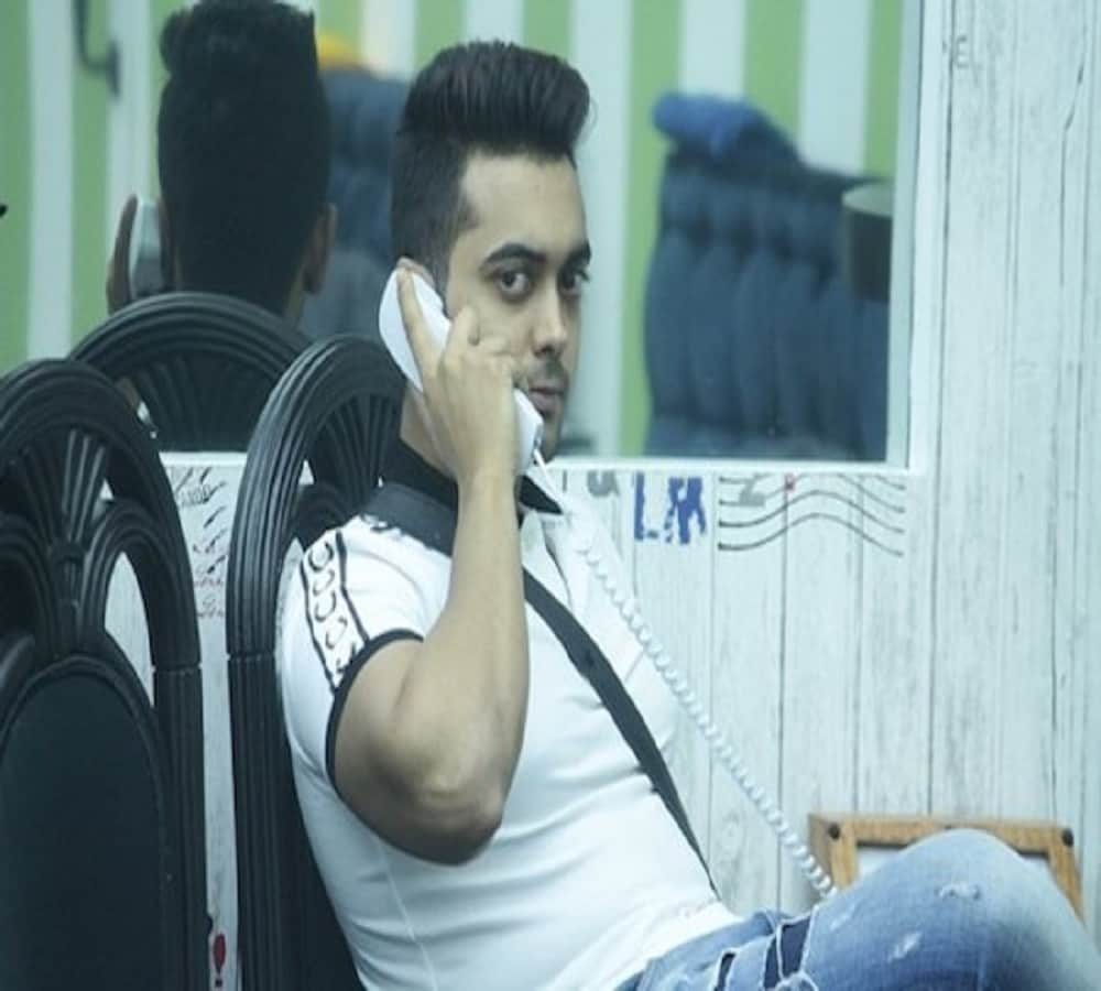 arshi khan threatened to hina indirectly for luv staring in bigg boss