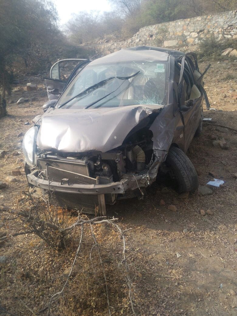  This horror turn made on the hill is deadly, many cars turn flat, still a death