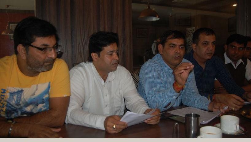 mayer accused of scam of crores