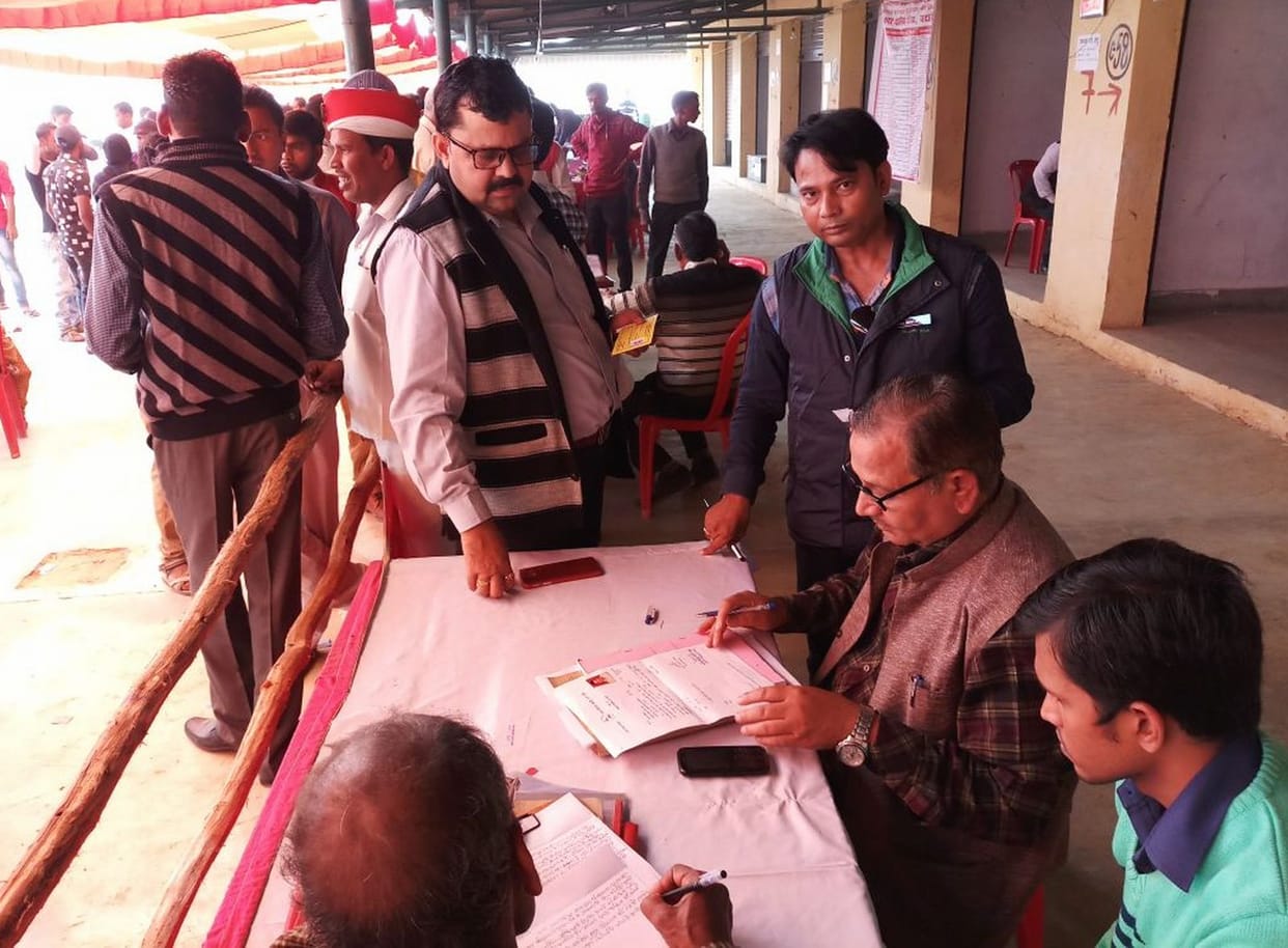 किसी को मिला फरसा तो किसी को जीप
