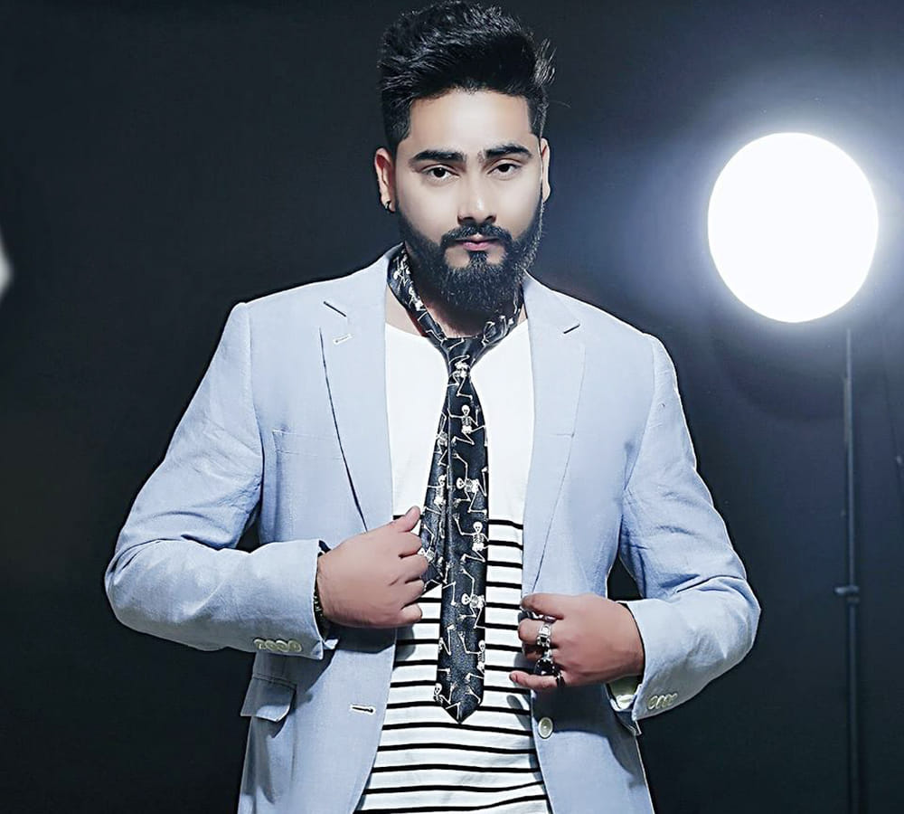bigg boss contestant mehjabi siddiqui pesonal photo viral