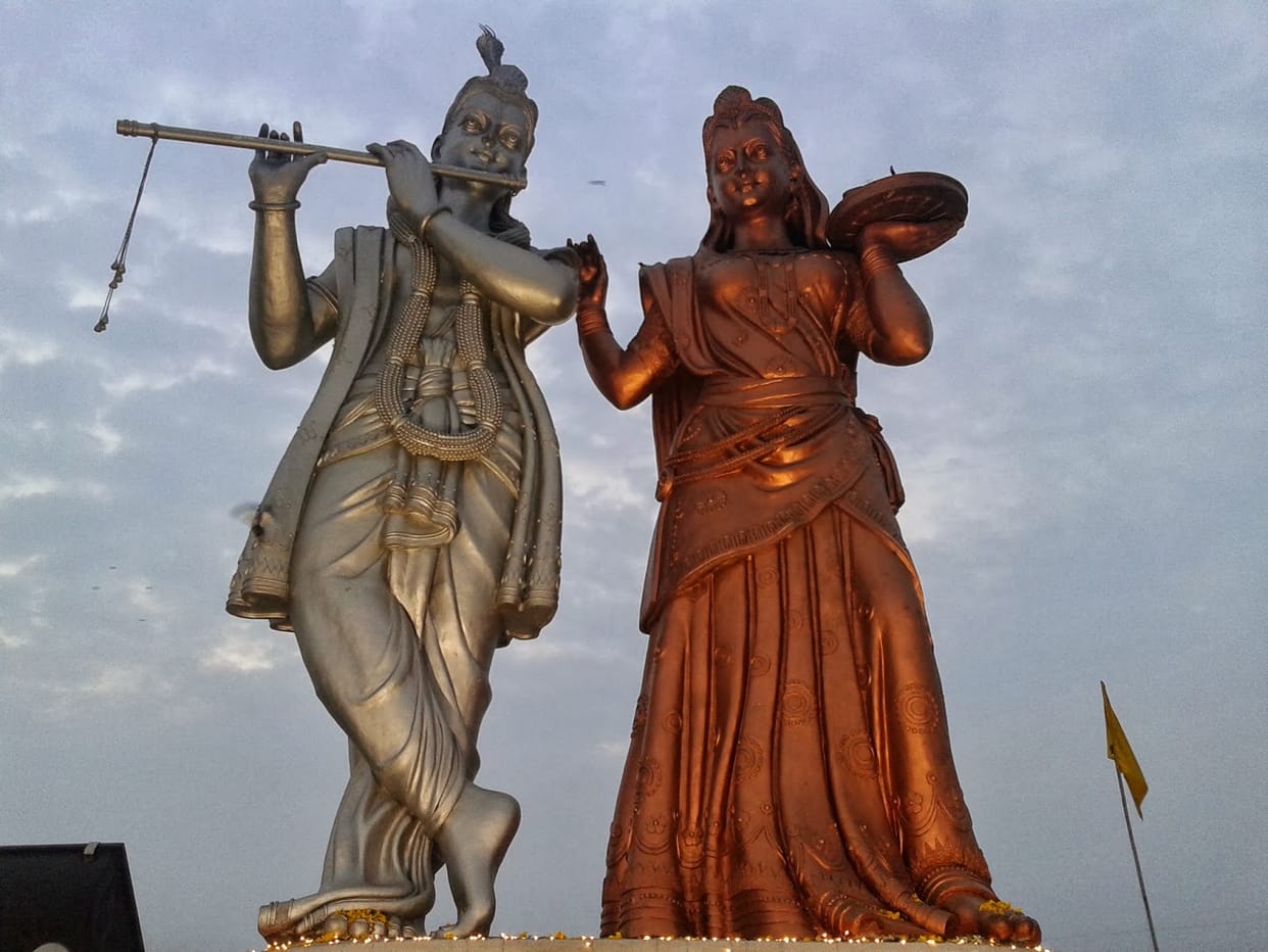 Samajwadi party will establish Krishna statue in Saifai