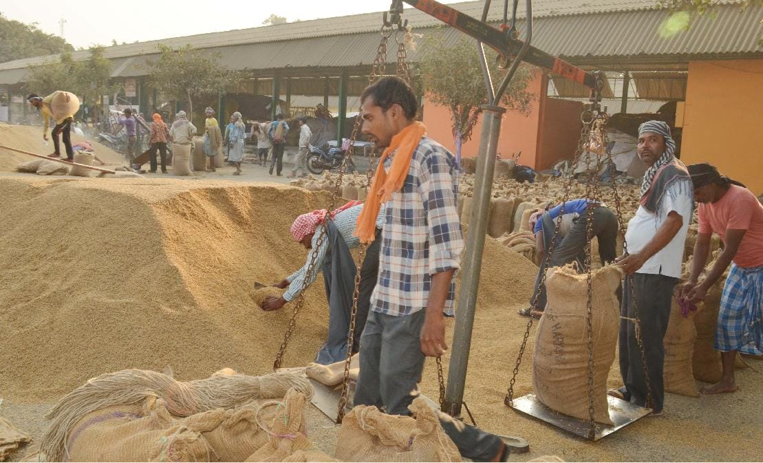खरीद में खेल: एक दिन बढ़ गई चार प्रतिशत खरीद