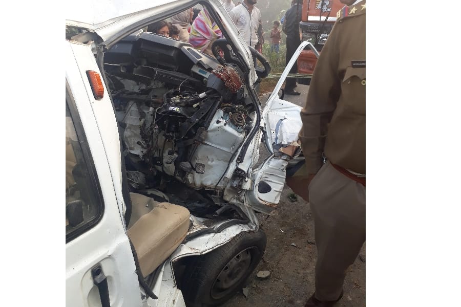 two died in accident in itaunja in Lucknow.
