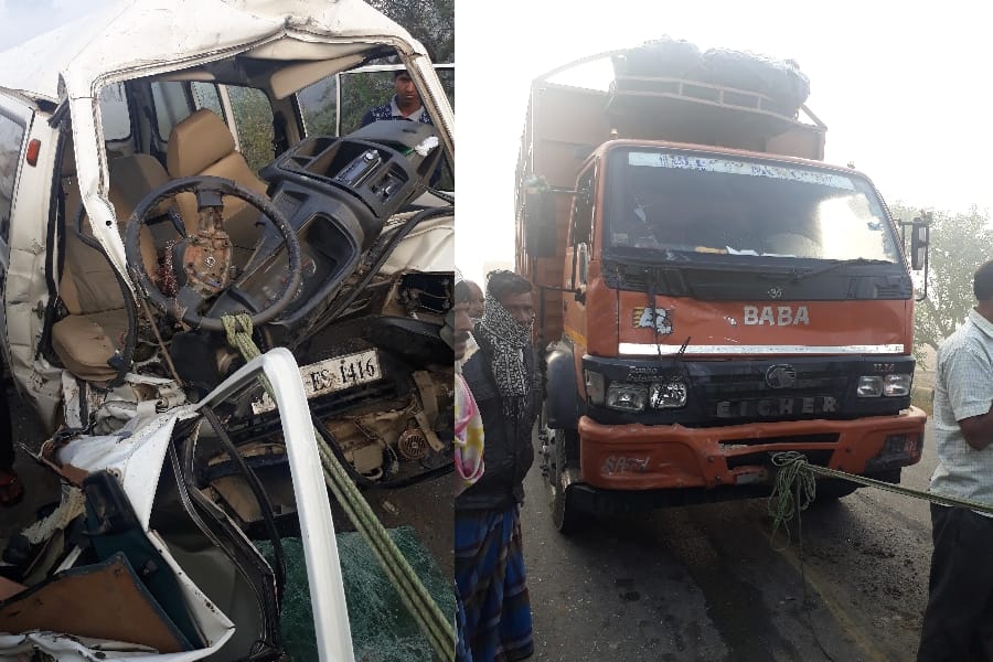 two died in accident in itaunja in Lucknow.