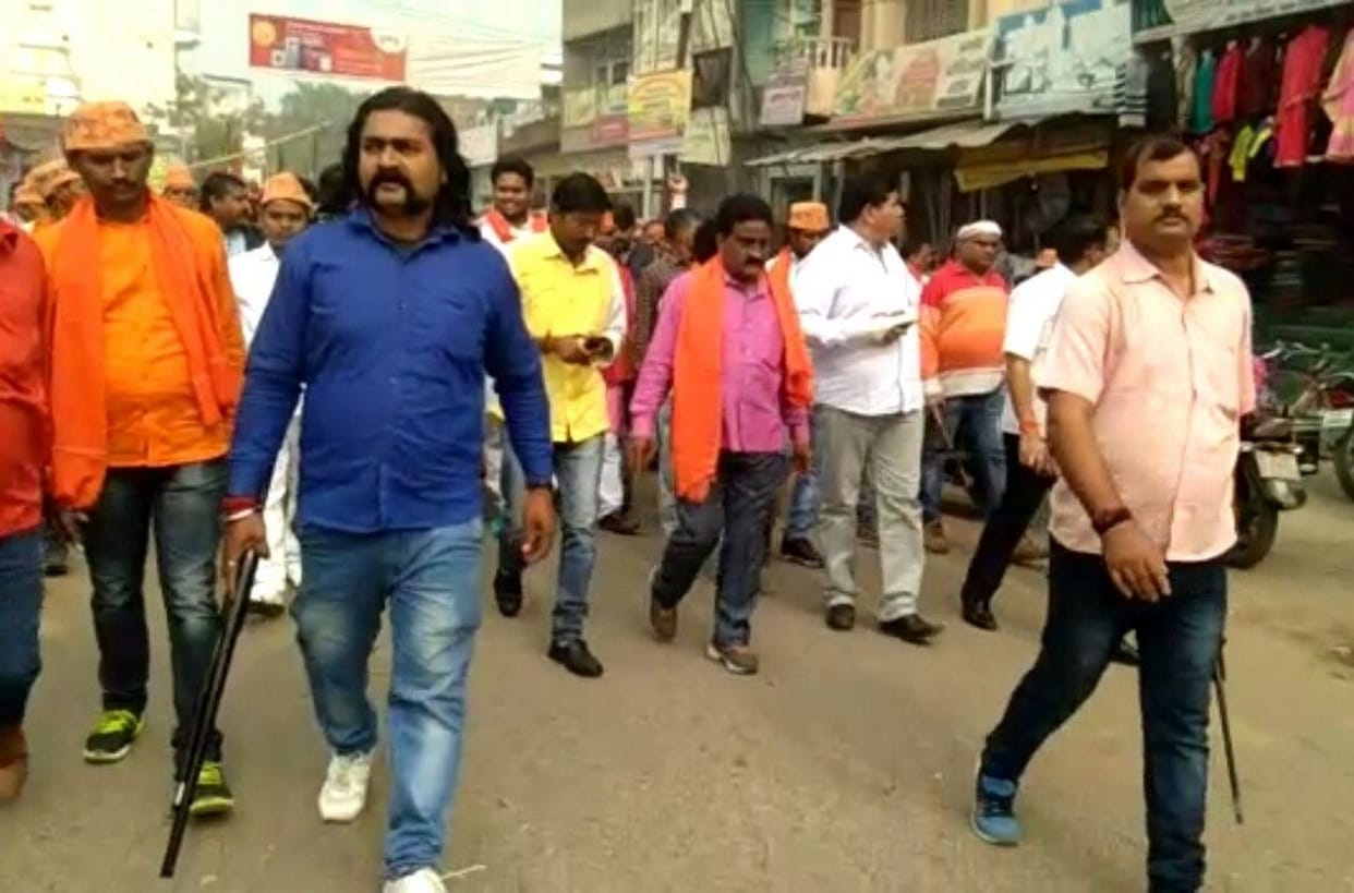 आचार संहिता का पालन नहीं करा पा रहा प्रशासन