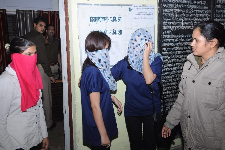 police raid on thai spa center in lucknow
