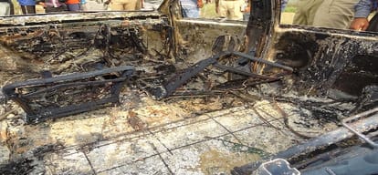 charred body of Delhi builder found in the car at aligarh 