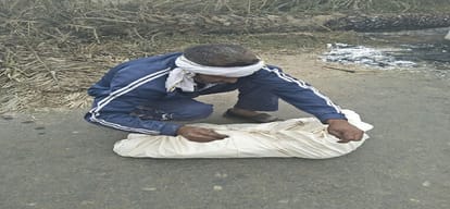charred body of Delhi builder found in the car at aligarh 