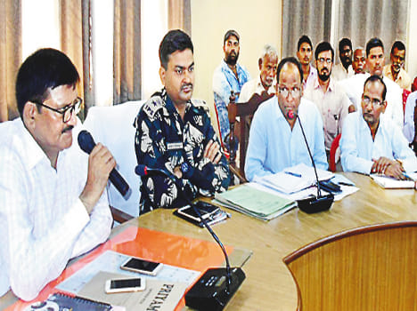 Alcohol, sarees and cash will be on distribution