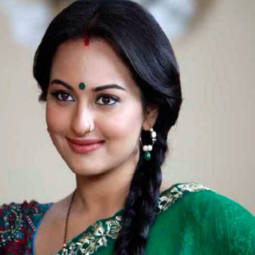 Latest trend of nose ring in fashion for girls 