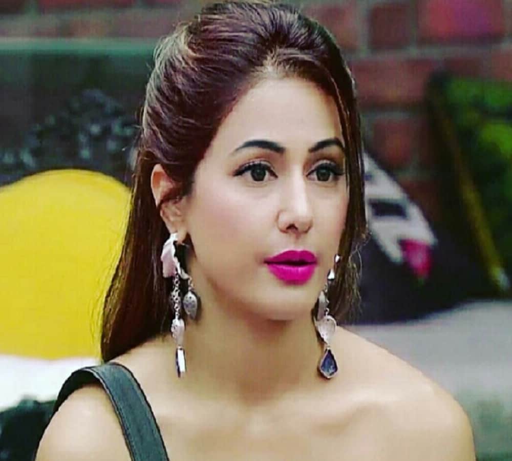 Bigg boss 11 Priyank Sharma shows middle finger to Hina Khan