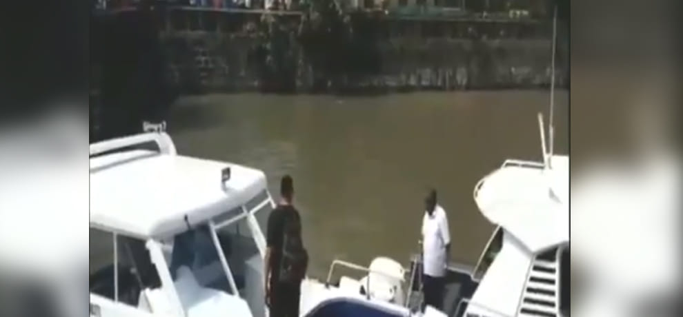 maharashtra MLC jayant patel heckled shah rukh khan for not coming out of his yacht