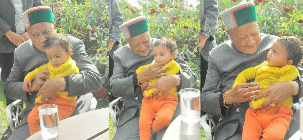 Virbhadra singh taking rest at Holly Lodge Shimla