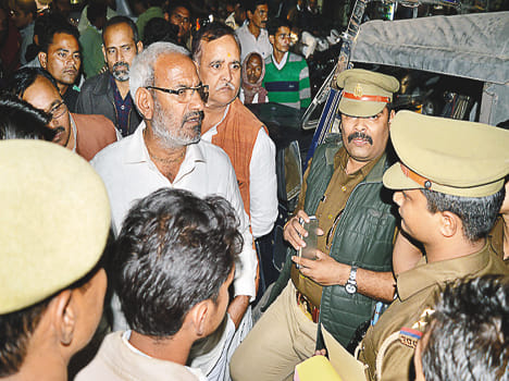 si slaps bjp leader brother