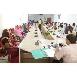 प्रमुख के खिलाफ अविश्वास प्रस्ताव