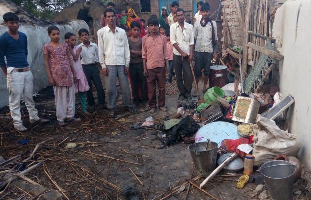छप्पर में लगी आग, सामान जलकर राख
