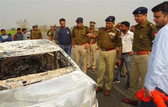 Delhi builder burnt to death with car after killing