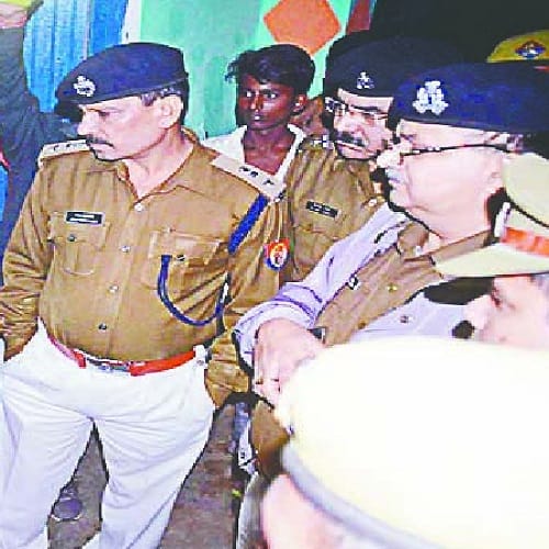 The Dalit girl shot dead, panic in the village, see photos
