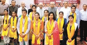 Kesarinath gets emotional after listening to memoirs