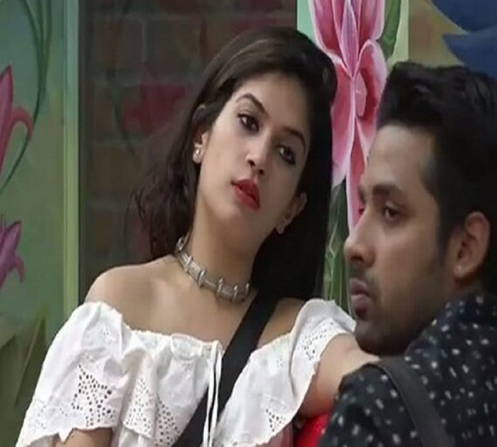 bigg boss contestant bandgi kalra on father's illness