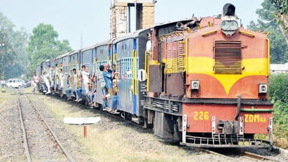 Wrong signal, train reached Anand Vihar instead of New Delhi