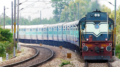 Wrong signal, train reached Anand Vihar instead of New Delhi
