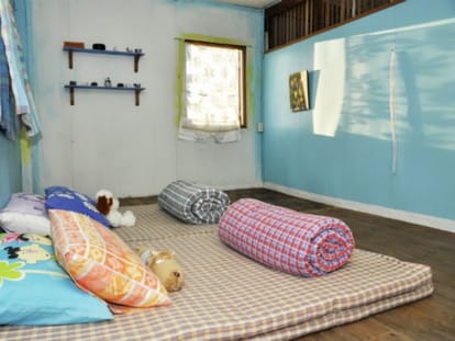 beggar became Millionaire after get a mattress filled with money