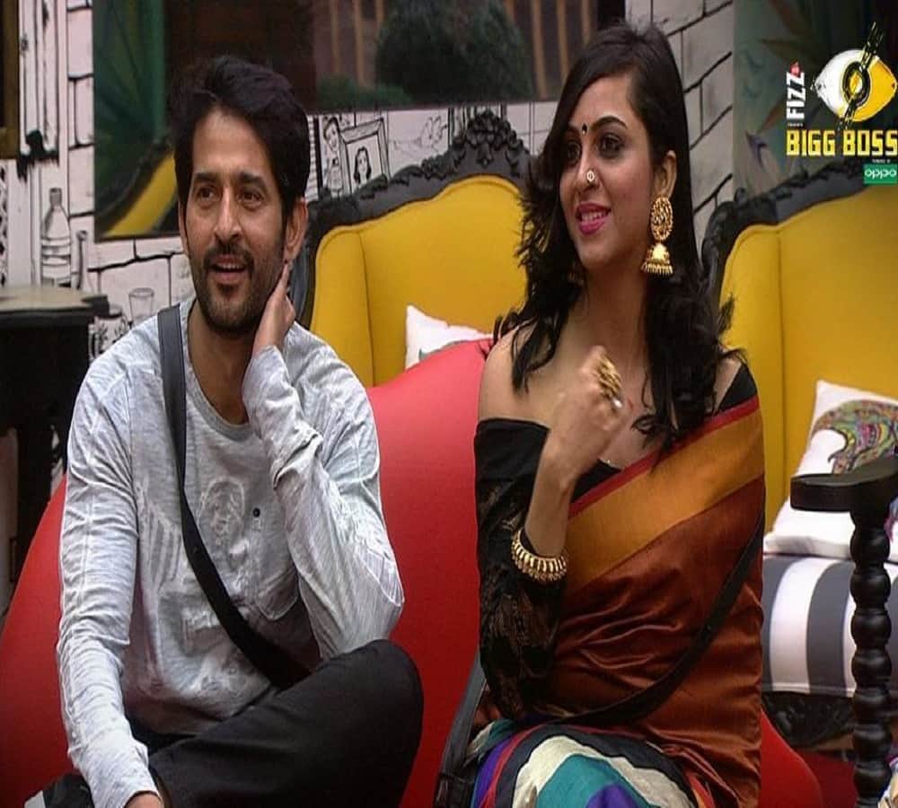 hiten tejwani keeps wedding proposal before arshi khan in bigg boss 11