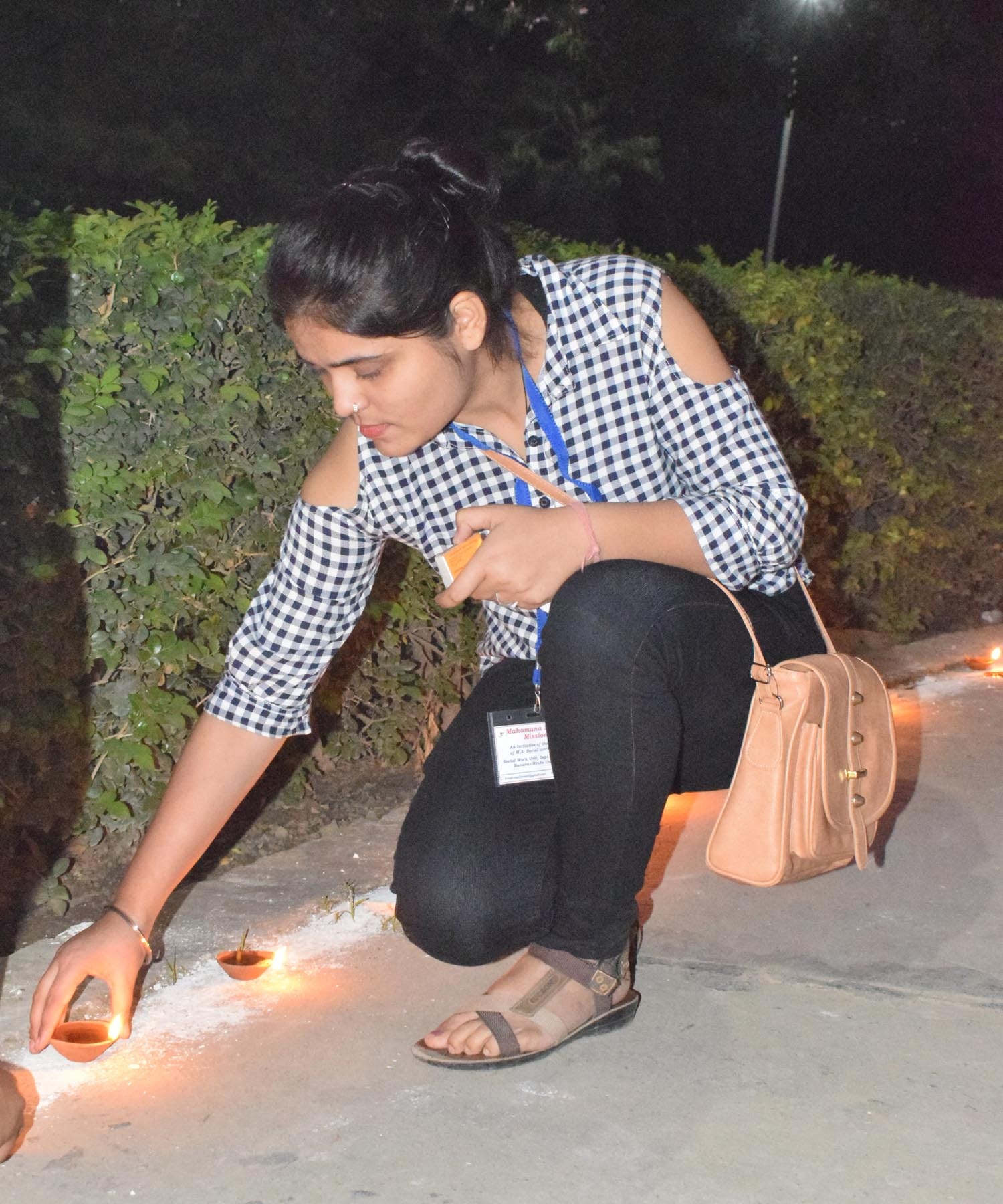 BHU students remember mahamana on death anniversary