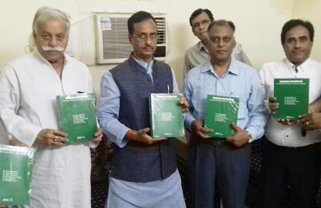 डिप्टी सीएम ने किया डॉ. अनुराग की पुस्तक का विमोचन